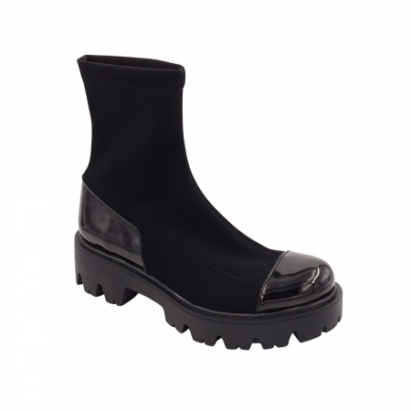 Ghete cu talpa masiva - Ghete damă casual, piele naturală lăcuit, stretch (elastic), talpă ușoară, crampoane mari, negru, Sandali