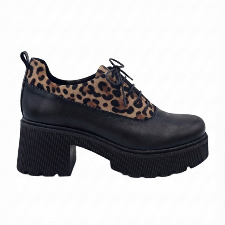 Pantofi damă - Pantofi moderni din piele naturală cu imprimeu leopard mat – talpă masivă neagră