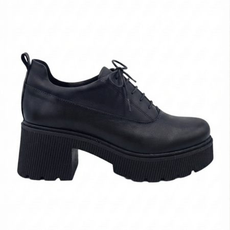Pantofi fara toc - Pantofi moderni din piele naturală – varianta complet neagră, talpă masivă