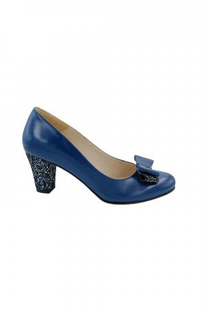 Pantofi cu toc conic - Pantofi dama eleganti, piele naturala, albastru cu funda, toc mediu gros imbracat cu flori albastre, Sandali