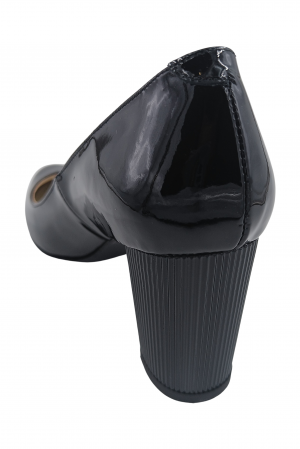 Pantofi damă eleganți, piele naturală lăcuită, toc mediu gros, cu striați, negru. SANDALI [2]