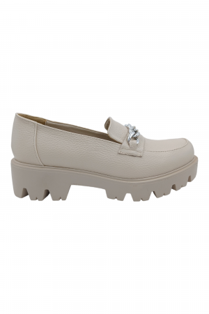 Mocasini dama - Pantofi mocasini damă, piele naturală bizon, ornament lanț, bej. SANDALI