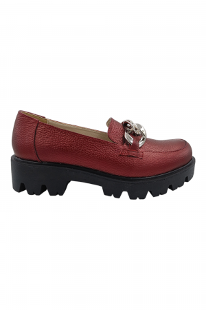 Mocasini dama - Pantofi mocasini damă, piele naturală bizon, ornament lanț, grena. SANDALI