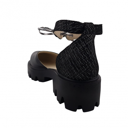 Pantofi sanda dama fara toc, piele naturala, bareta cu siret, talpa usoara, crampoane, imprimeu cu puncte albe, negru, Sandali [1]