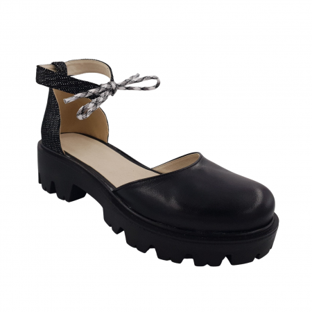 Sandale fara toc - Pantofi sanda dama fara toc, piele naturala, bareta cu siret, talpa usoara, crampoane, imprimeu cu puncte albe, negru, Sandali