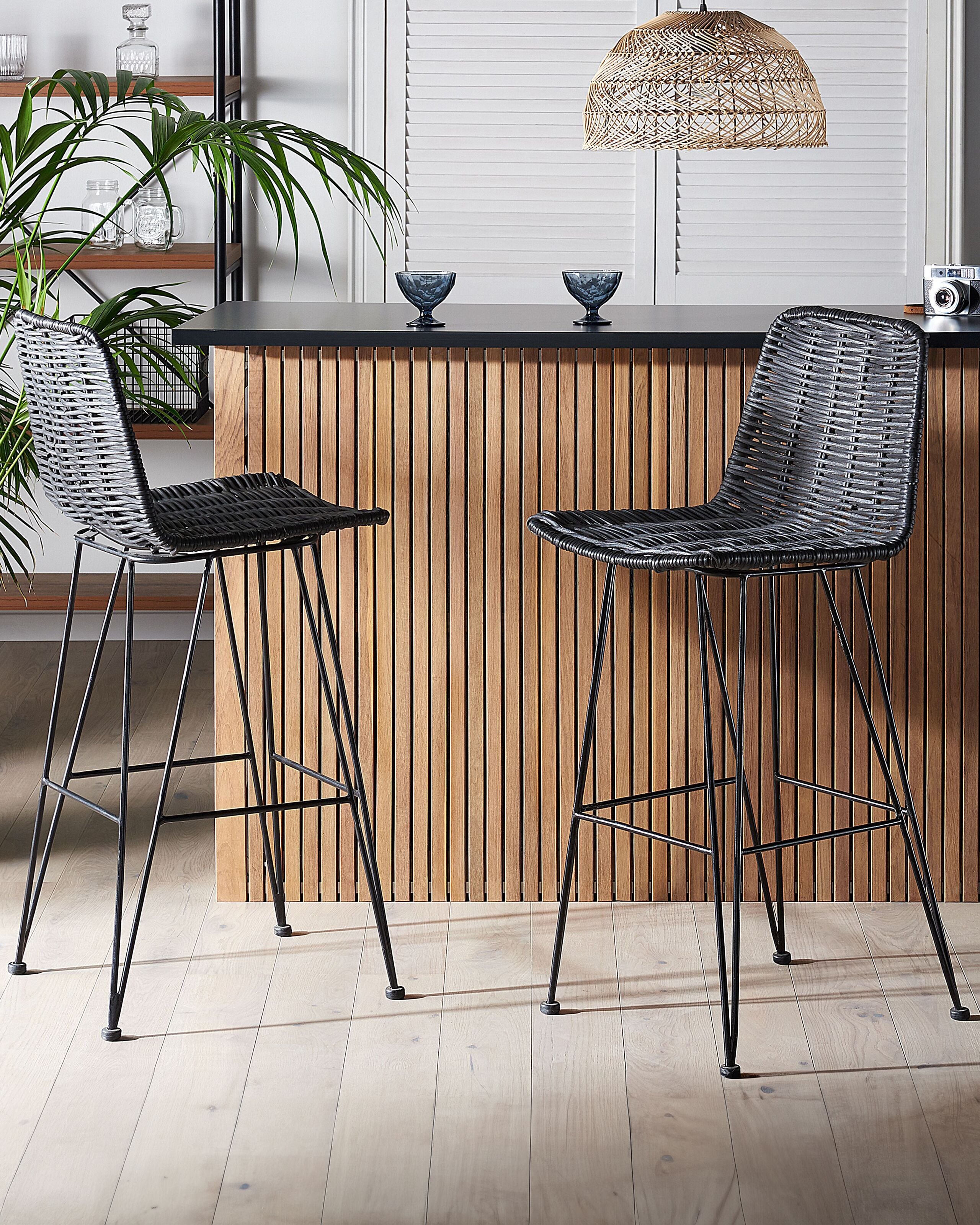 Set of 2 bar chairs CASSITA Rattan Black [1]