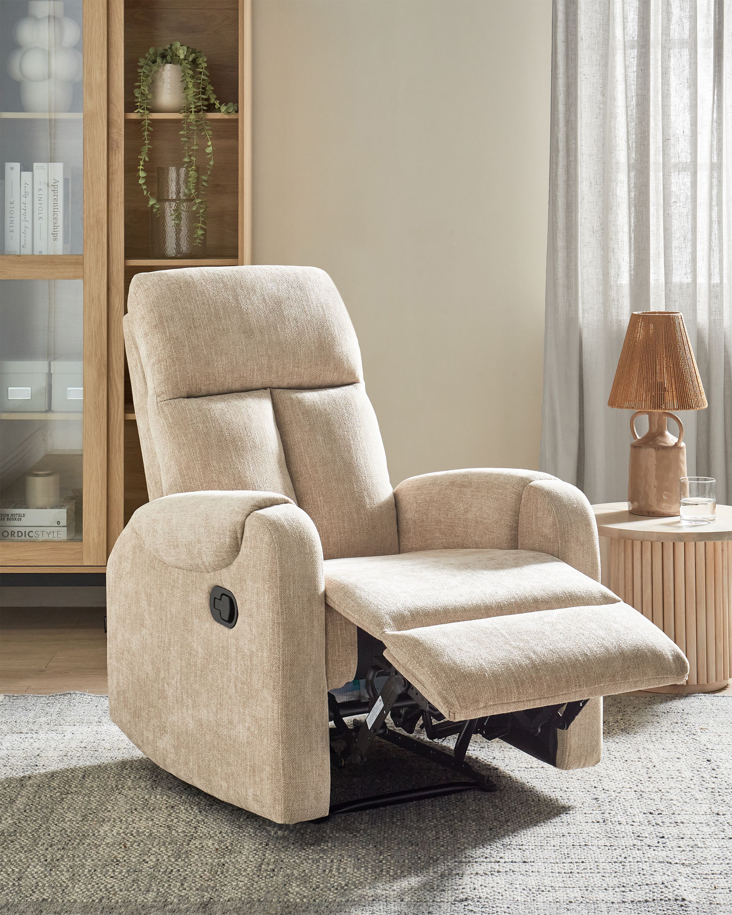 Scaun reclinabil - Fotoliu cu recliner SOMERO Suport pentru picioare retractabil  Bej