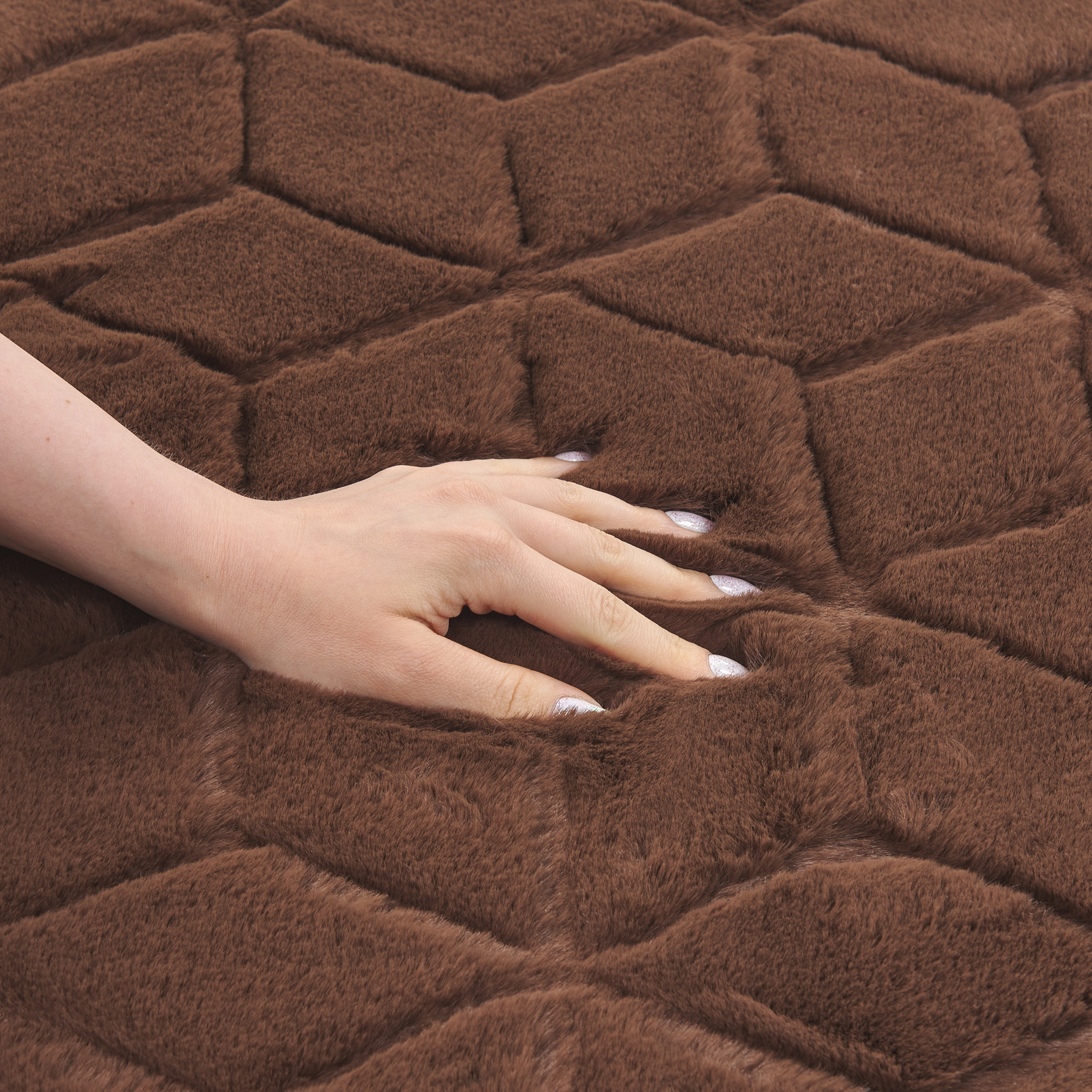 Faux fur rug THATTA Brown 160 x 230 cm [5]