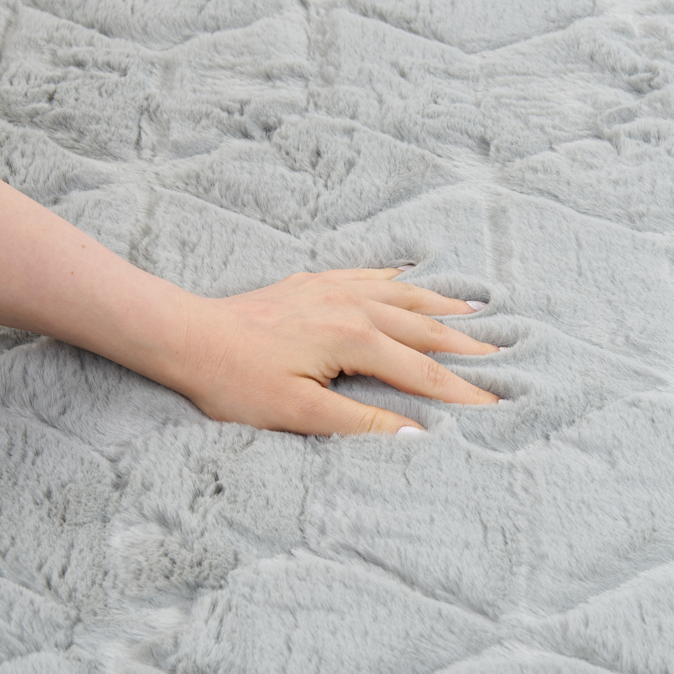 Synthetic fur rug THATTA Light grey 160 x 230 cm [5]