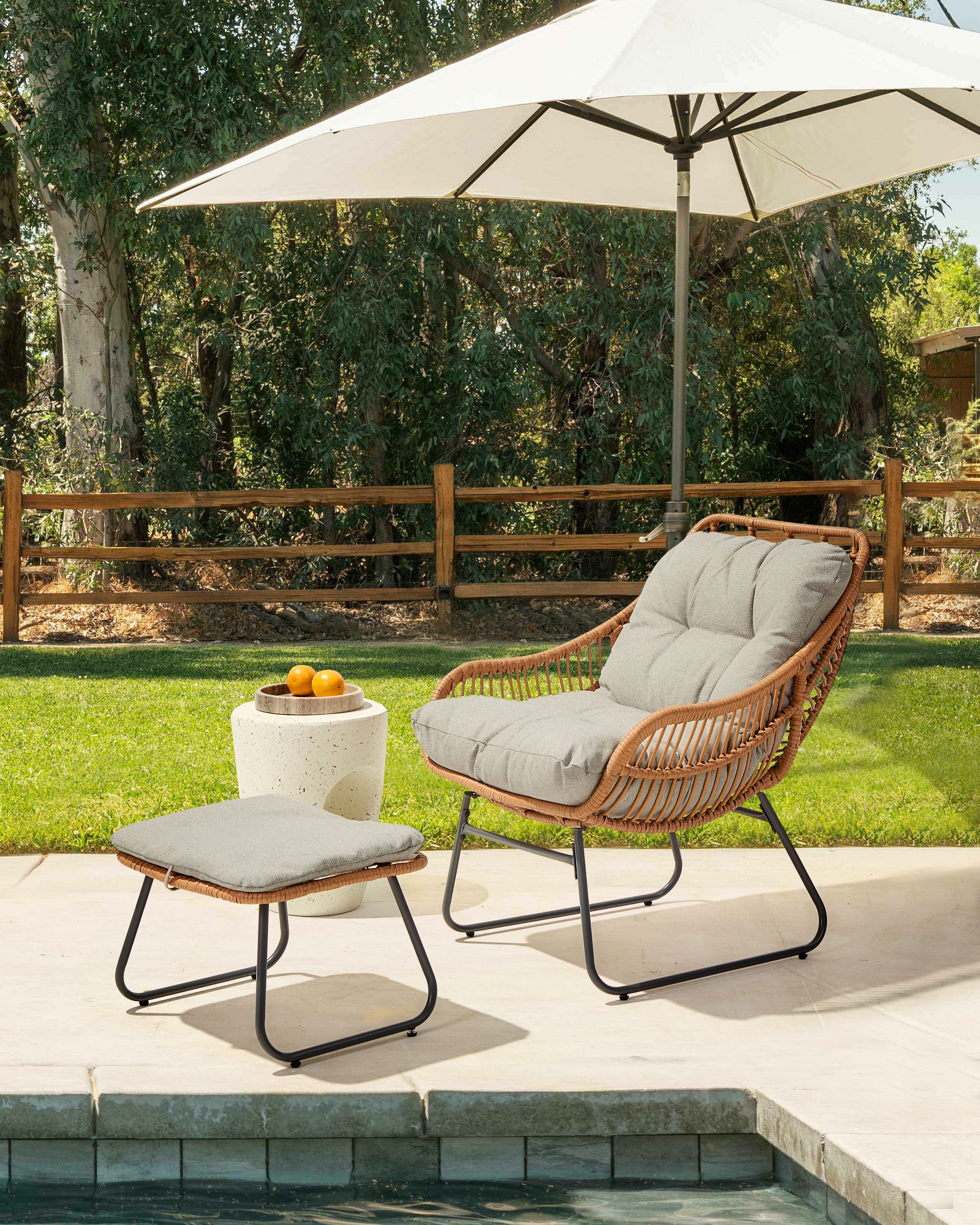 Fotoliu - MESTRE garden chair with stool Synthetic rattan Natural