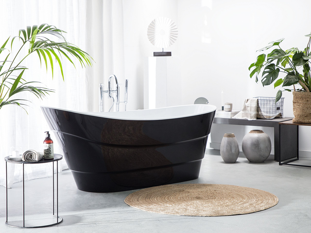 Bathtub freestanding BUENAVISTA 170 x 73 cm Black [1]