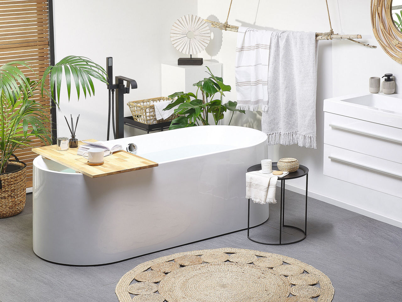 Freestanding bathtub CATALINA 170 x 75 cm White [1]