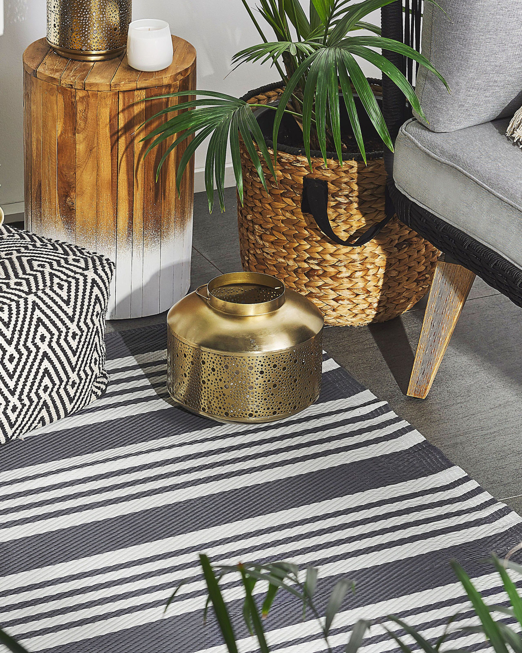 Outdoor rug DELHI Black 120 x 180 cm [1]