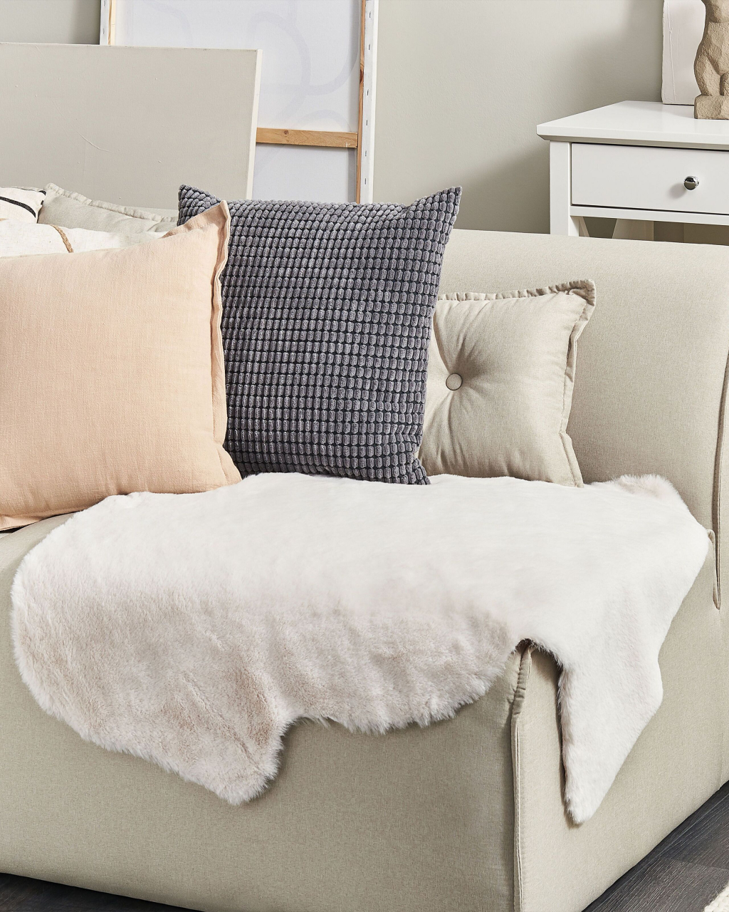 Undara Faux Fur Rug Beige 60 x 90 cm [1]