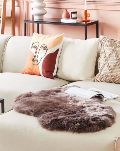 Covor din blană de oaie - MUNGO Faux Fur Rug Brown 63 x 95 cm