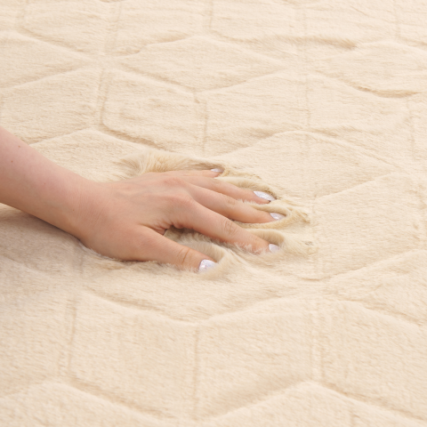 Faux fur rug THATTA Beige 160 x 230 cm [4]