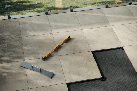Gresia Regent Ivory 60 × 60 cm, grosime 20 mm – stil texturat cu aspect de piatră [1]