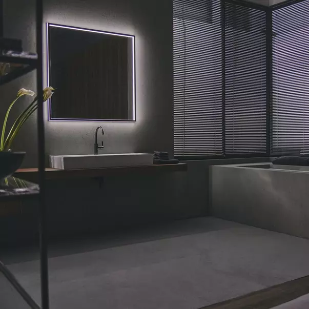 Oglinda cu iluminare LED Ideal Standard Atelier Conca patrata 100 cm [4]