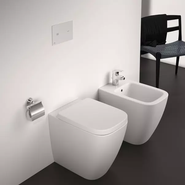 Vase wc suspendate - Vas WC pe pardoseala Ideal Standard i.life B inaltat alb lucios SmartGuard rimless