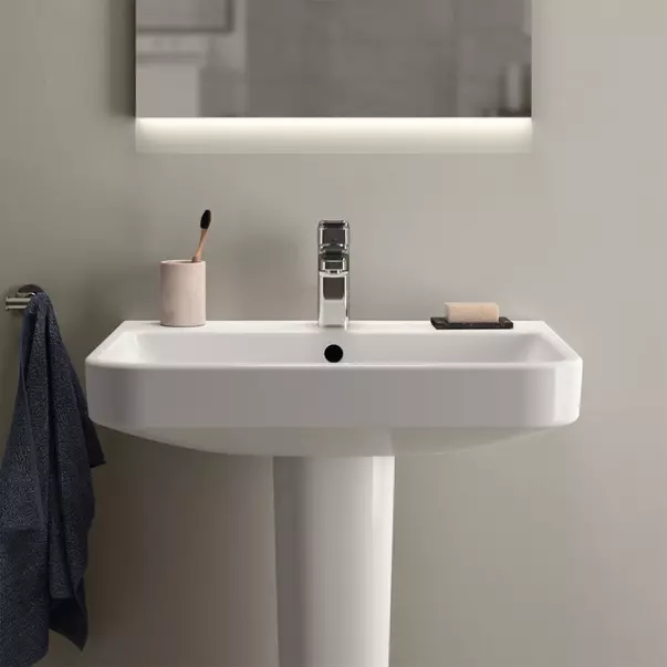 Lavoar suspendat Ideal Standard i.life B alb lucios SmartGuard 65 cm cu orificiu baterie si preaplin [3]