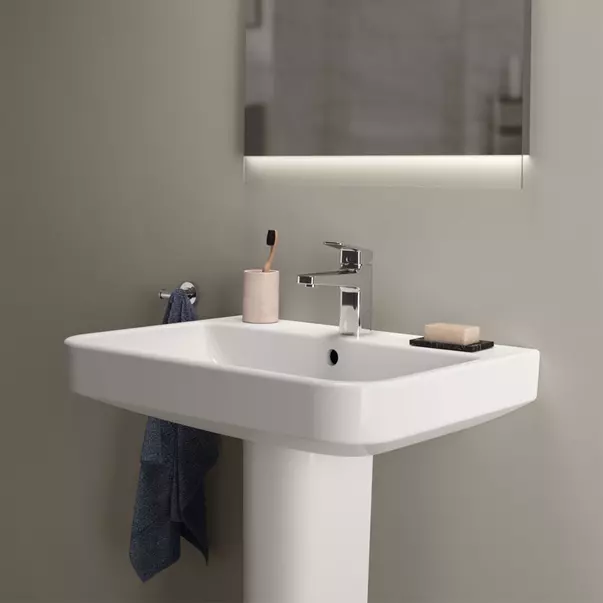 Lavoar suspendat Ideal Standard i.life B alb lucios SmartGuard 65 cm cu orificiu baterie si preaplin [4]