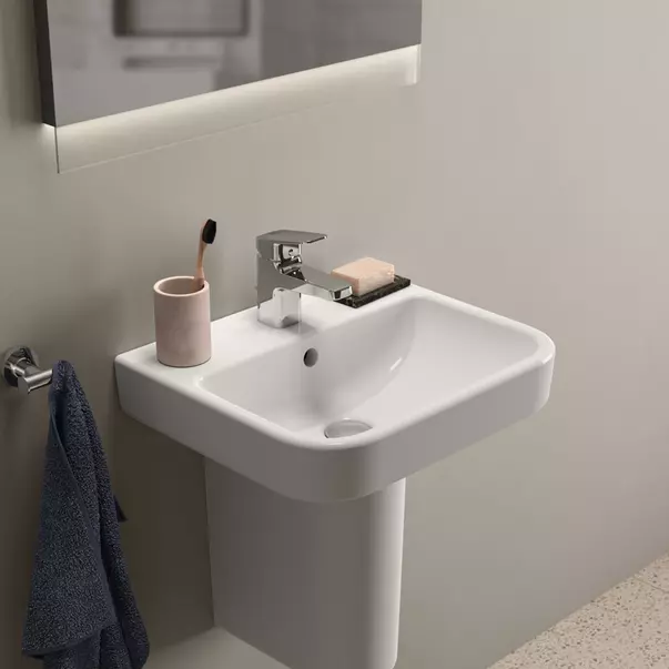 Lavoar suspendat Ideal Standard i.life B alb lucios 45 cm cu orificiu baterie si preaplin [3]