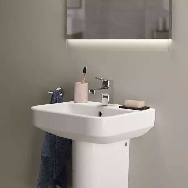 Lavoar suspendat Ideal Standard i.life B alb lucios SmartGuard 45 cm cu orificiu baterie si preaplin [6]