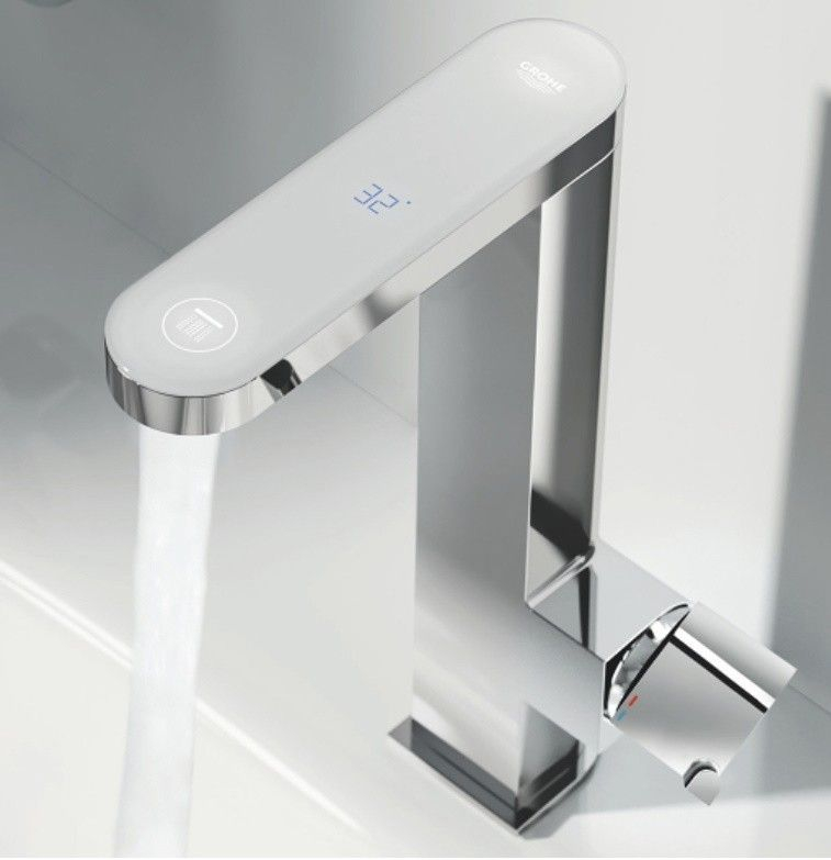 Baterie chiuveta baie Grohe Plus, pipa pivotanta si afisaj LED, marime M [2]