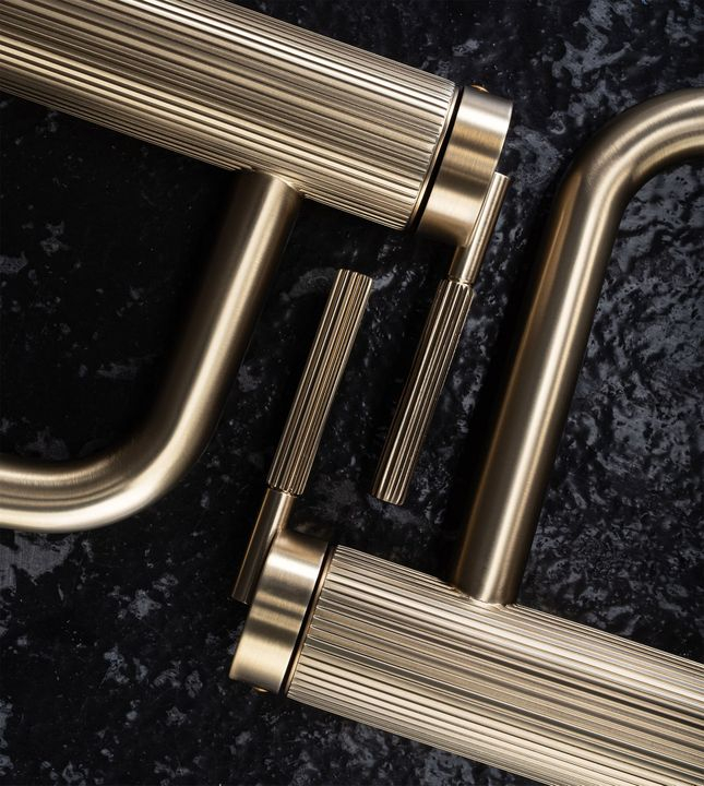 Baterie pentru baie Rea Argon auriu periat [7]