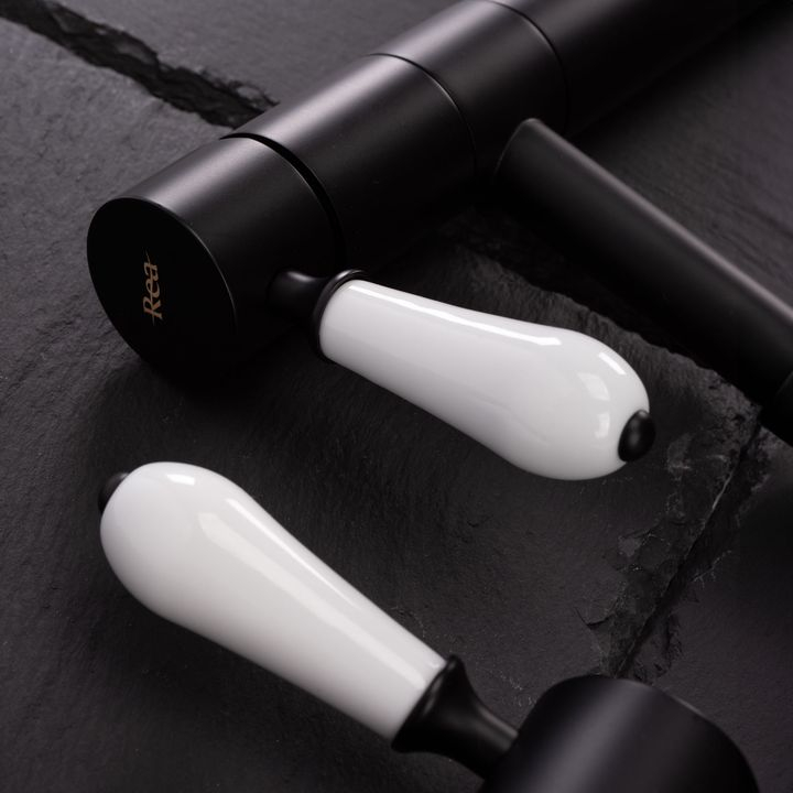Baterie pentru lavoar Rea Serra BLACK negru mat [4]