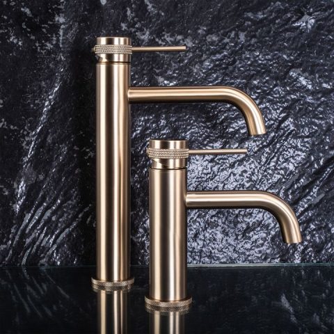 Baterie pentru baie Rea Lungo Grip auriu periat [2]