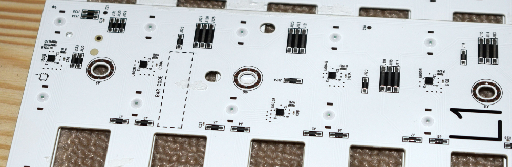 L1 = 40-FFQ9KL-DLB1AG + M1 = 40-FFQ9KM-DLB1AG + R1 = 40-FFQ9KR-DLB1AG - pozitia GG136 [3]