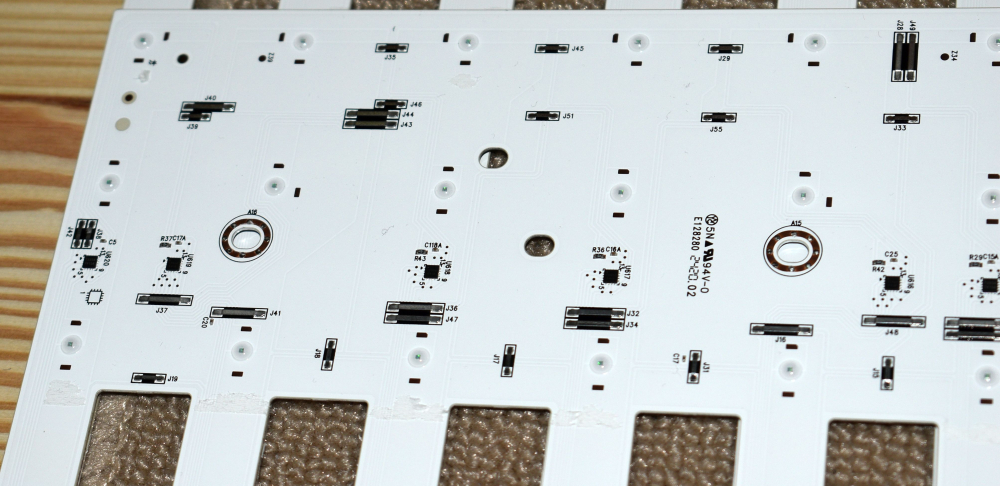 L1 = 40-FFQ9KL-DLB1AG + M1 = 40-FFQ9KM-DLB1AG + R1 = 40-FFQ9KR-DLB1AG - pozitia GG136 [7]