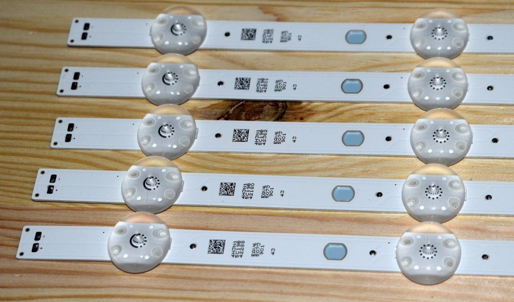 LEDAZ_Y23_Slim Trident_43UR80 LEDAZ_Y23_Slim Trident_43UR80_REV00_230531 - pozitia GG555 [3]