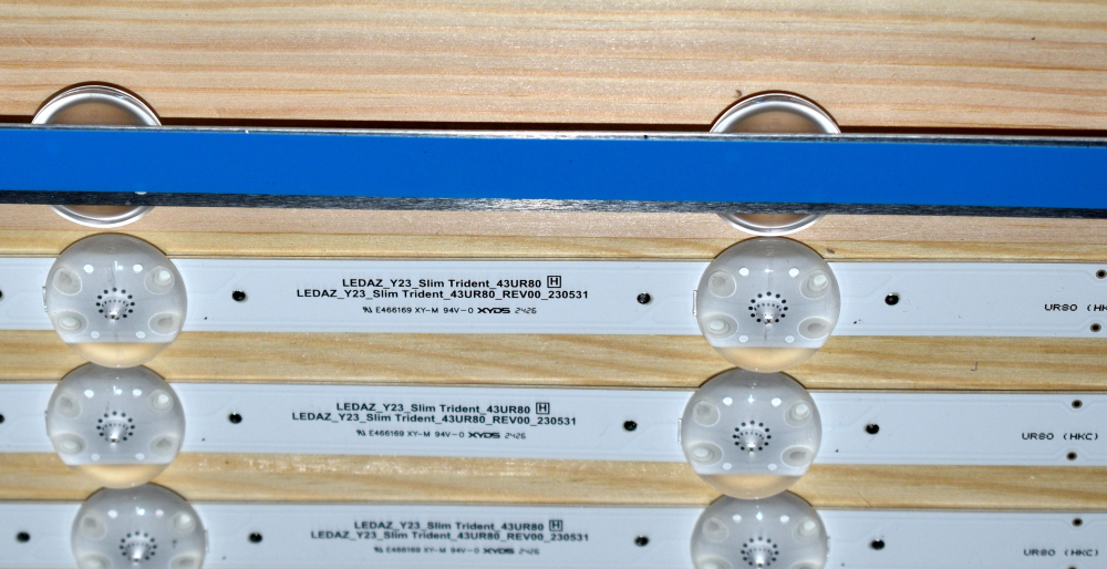 LEDAZ_Y23_Slim Trident_43UR80 LEDAZ_Y23_Slim Trident_43UR80_REV00_230531 - pozitia GG555 [2]