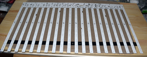 L1 = 40-FFQ9KL-DLB1AG + M1 = 40-FFQ9KM-DLB1AG + R1 = 40-FFQ9KR-DLB1AG - pozitia GG136 [13]