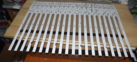 L1 = 40-FFQ9KL-DLB1AG + M1 = 40-FFQ9KM-DLB1AG + R1 = 40-FFQ9KR-DLB1AG - pozitia GG136 [8]