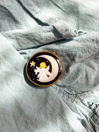 Broșă Handmade „Îngerașul Lunii" [4]