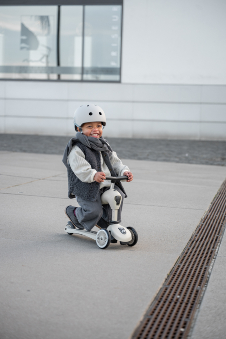 Trotinetă copii 2in1 premium Scoot & Ride HighwayKick 1 Ash, cu șezut, sistem anti-răsturnare, reglabilă 1–5 ani (max. 50 kg) [13]