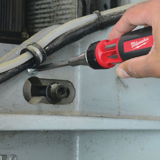 Surubelnita cu clichet MILWAUKEE Multi-BIT 9in1 152mm 1/4 [8]