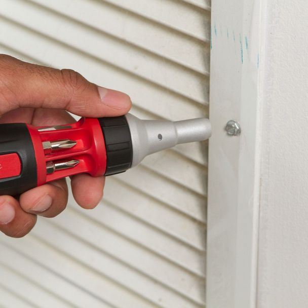 Surubelnita cu clichet MILWAUKEE Multi-BIT 9in1 152mm 1/4 [9]
