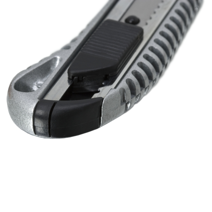 Cuţit universal cu lamă segmentată, reîncărcabil, cu lamă 18 mm [5]