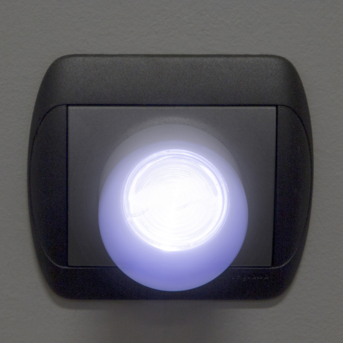 Lampa de directionare cu cap rabatabil si senzor de iluminare ambianta [3]