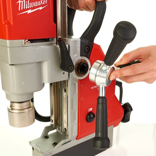 Masina de gaurit cu talpa magnetica si magnet permanent MILWAUKEE MDP 41 1200W [3]