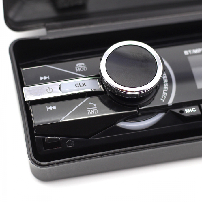 MP3 player auto cu BLUETOOTH și față detașabilă 4 x 50W - CARGUARD [3]