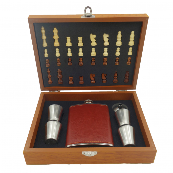 Set cutie cadou cu tabla de sah, accesorii, plosca, 4 pahare si palnie, 24 cm [1]