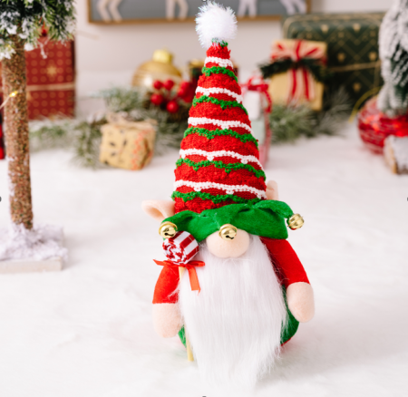 Figurine - Figurina gnom îmbrăcat ca un elf scoțian, 28 cm
