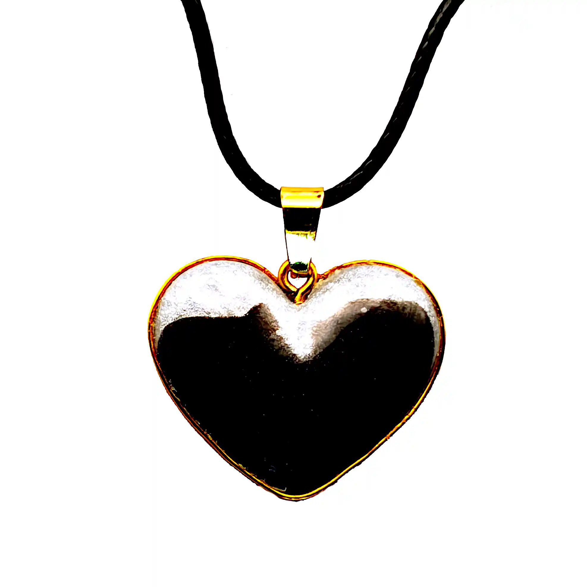 Pandantiv handmade din rășină epoxidică în formă de inimă – Negru lucios cu ramă aurie | SM 189 [1]