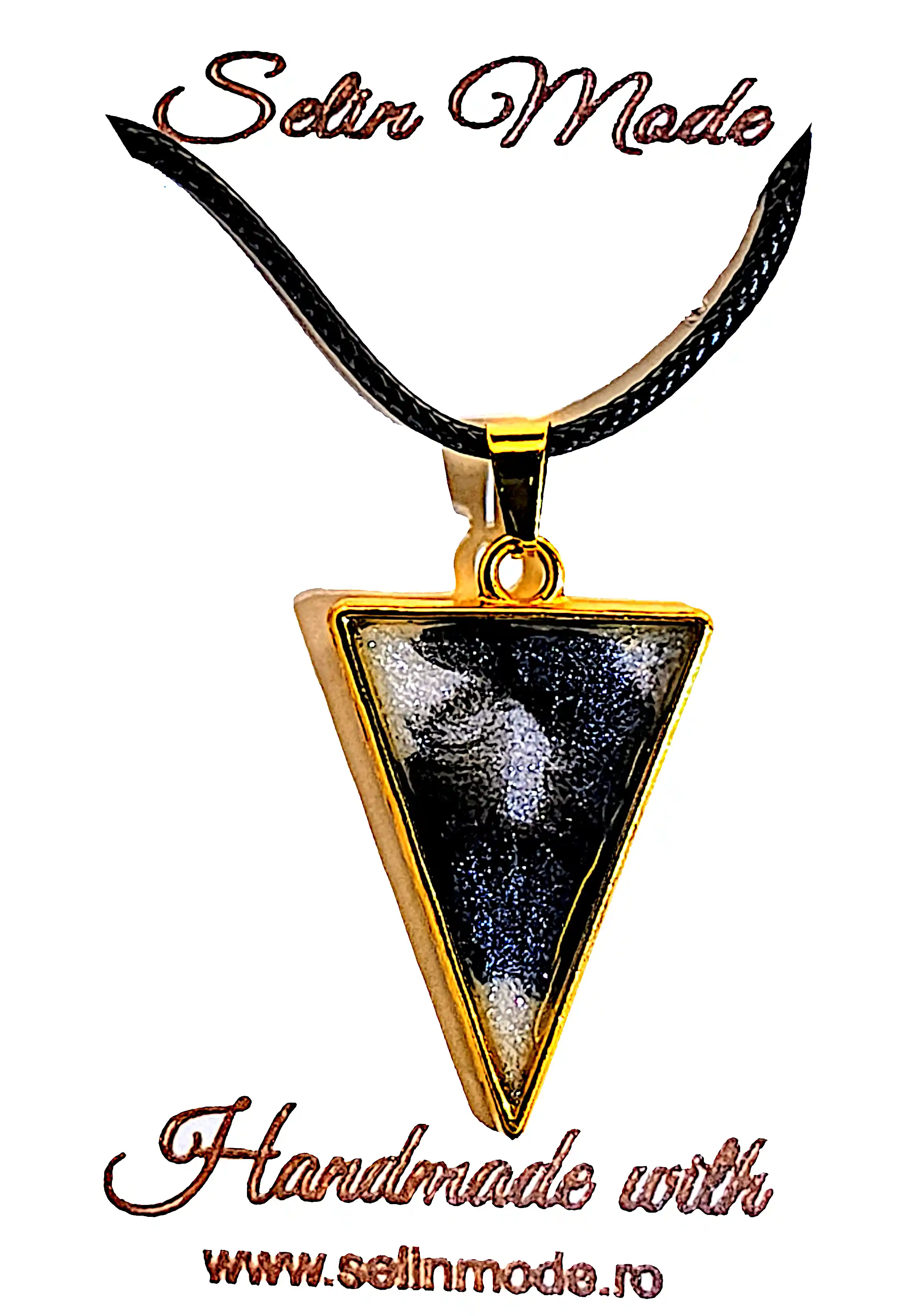 Pandantiv Handmade din Rășină în Montură Triunghiulară Auriu-Negru – SM 182 | Selin Mode [1]
