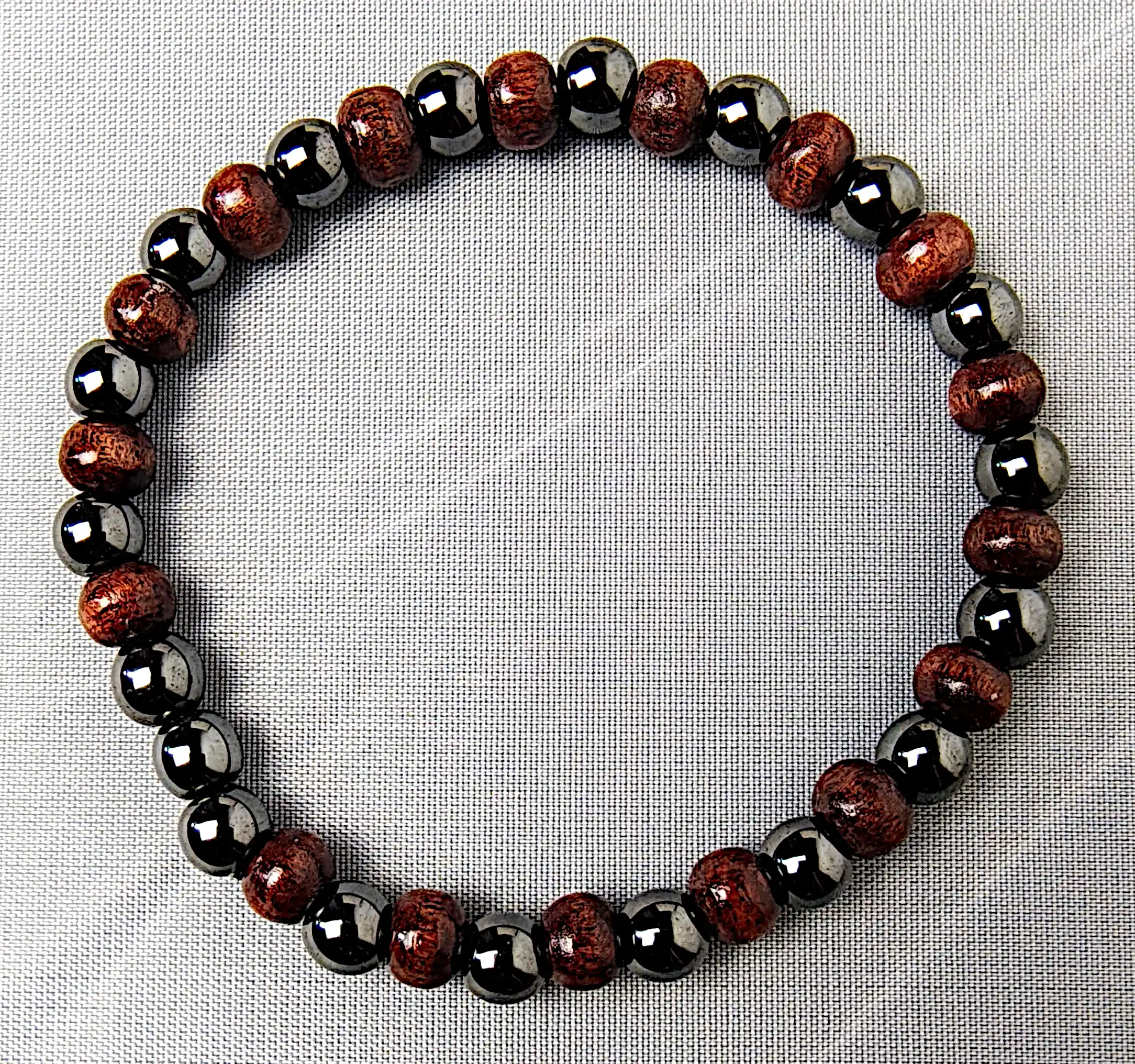 Brățară din hematit și mărgele decorative din lemn, 6 mm, mărime 17,5 cm – SM 129 [1]